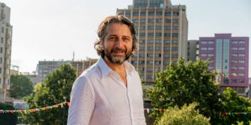 Rasti i “Lule Gjelit”, Përparim Rama e njofton Jeta Xharrën se s’mund t’i përdorë më hapësirat publike në “Grand”