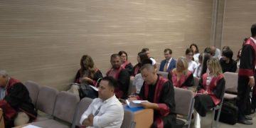 Gjyqi ndaj serbëve: Shtyhet seanca për Reçakun, shkak avokatët