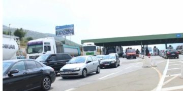 Rama bllokon kufijtë nga frika e protestës, reagon qeveria e Kosovës