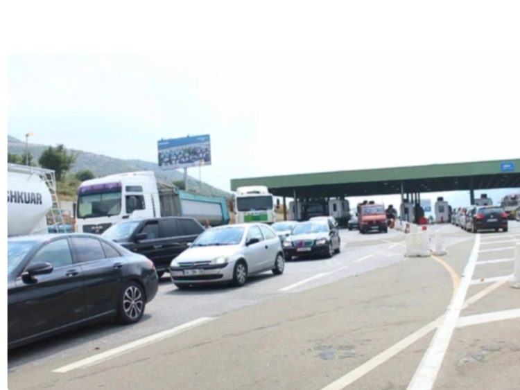 Rama bllokon kufijtë nga frika e protestës, reagon qeveria e Kosovës
