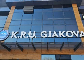 KRU “Gjakova” paralajmëron padi ndaj një fermeri pasi derdhi qumësht në lum