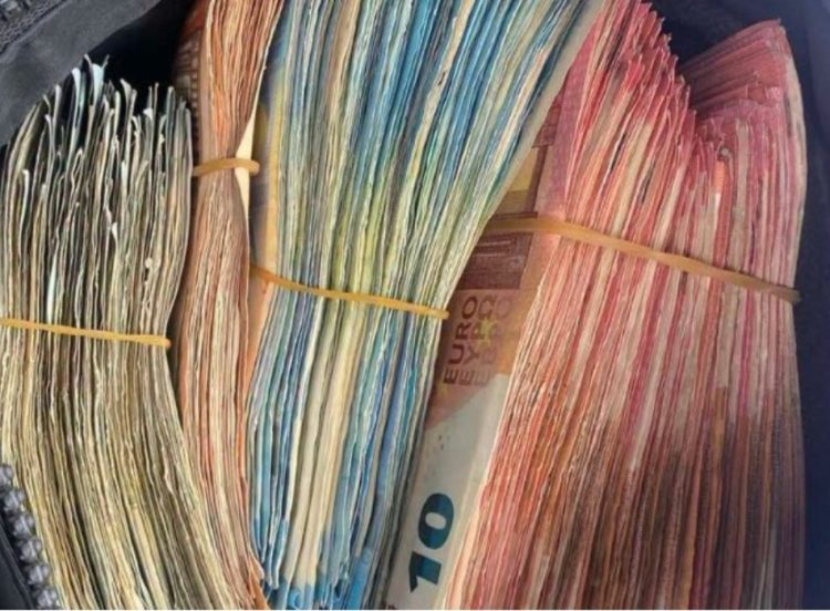 Dogana konfiskon 25% të mjeteve monetare të padeklaruara të gjetura në një automjet në Vërmicë