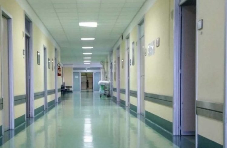 Punësohen 25 anesteziologë të rinj, zbutet mbingarkesa në spitale