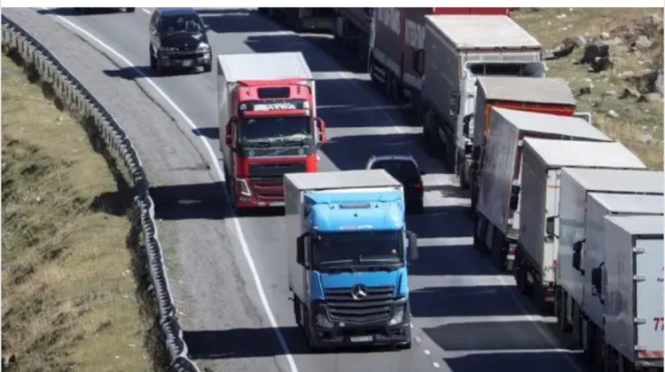 Nesër kufizohet qarkullimi i kamionëve mbi 20 tonë në autostradat e Kosovës