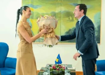 Kurti uron Dua Lipën për “Sunny Hill”: Është bërë një nga ngjarjet kryesore kulturore të Kosovës