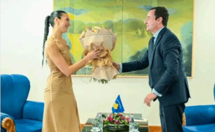 Kurti uron Dua Lipën për “Sunny Hill”: Është bërë një nga ngjarjet kryesore kulturore të Kosovës