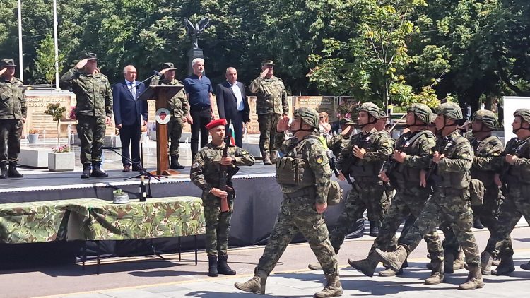 Kontingjenti bullgar i bashkohet KFOR-it për të forcuar sigurinë në Kosovë