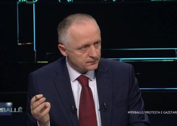Servili ndron vetëm padronin