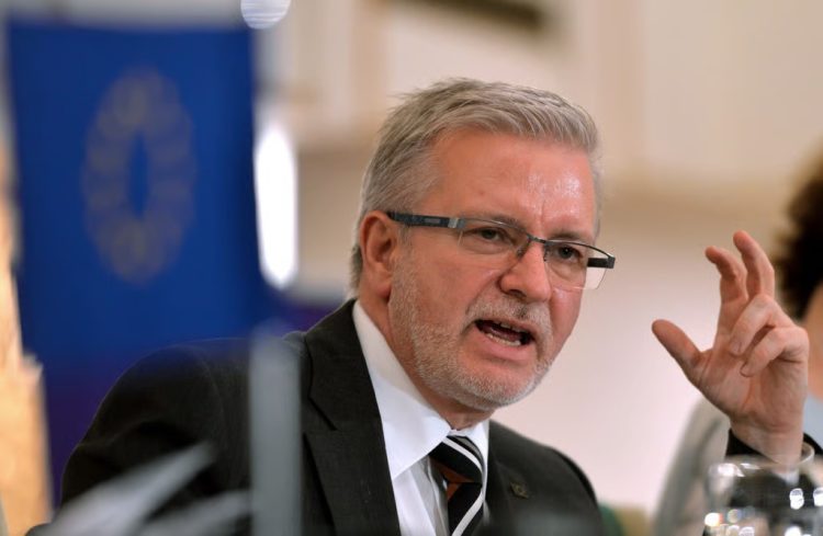 Eurodeputeti gjerman: Pres shkarkimin e ministres serbe, deklarata të tilla s’mund të injorohen