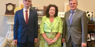 Ahmeti takon të dërguarën e posaçme të Mbretërisë së Bashkuar për Ballkanin Perëndimor