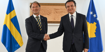 Kurti falënderon ambasadorin suedez në përfundim të mandatit: Suedia ka qenë pranë Kosovës në ditët më të vështira