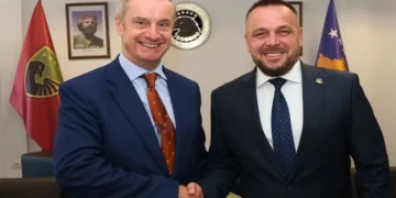 Maqedonci dhe Hargreaves diskutojnë për forcimin e partneritetit në mbrojtje