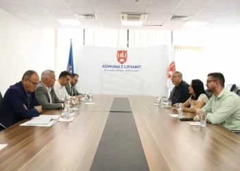 Pacolli dhe Ahmeti diskutojnë për çështjet mjedisore