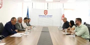 Pacolli dhe Ahmeti diskutojnë për çështjet mjedisore