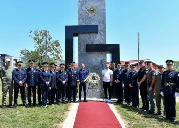 Policia e Kosovës shënon Ditën Memoriale të Zyrtarëve Policorë të Rënë në Detyrë