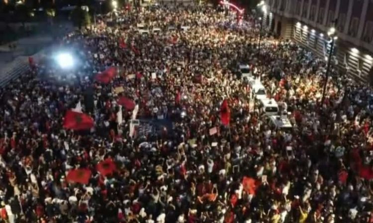 Mijëra protestues para Kryeministrisë: Shqipëria kërkon revolucion