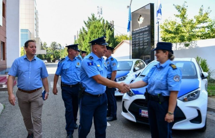 Përforcohet policia e Kosovës në lagje, 14 vetura të reja hibride në terren