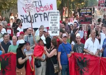 Protesta në Tiranë, qytetarët në ditën e 74-të të protestës
