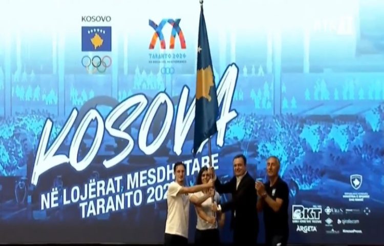 Flamuri në duart e kampionëve, delegacioni niset drejt Tarantos