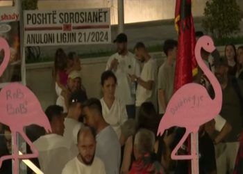 Protesta në Tiranë në ditën e 83-të