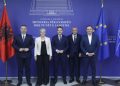Kryediplomati i Shqipërisë pret drejtuesit shqiptarë të Luginës së Preshevës