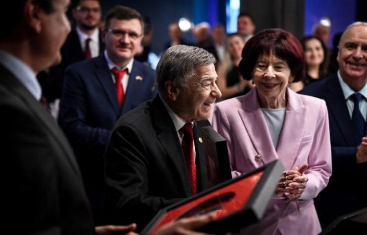 Joe dhe Shirley DioGuardi me shtetësi të Kosovës