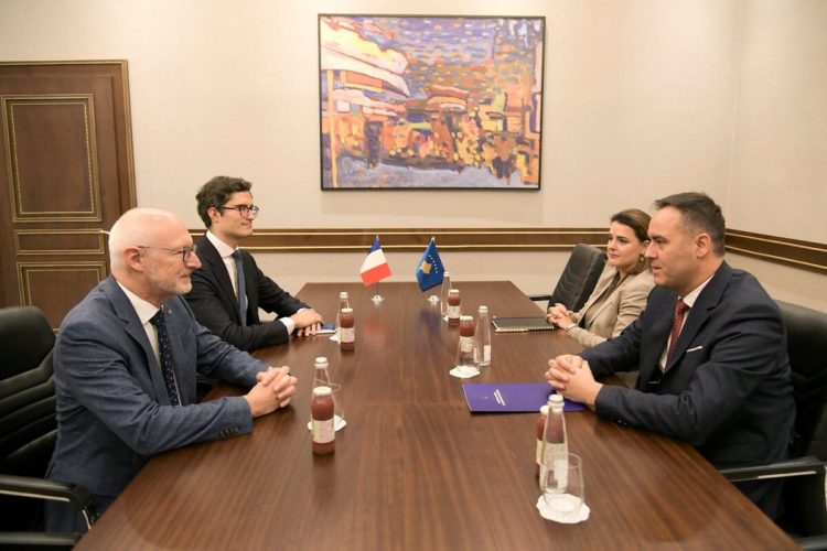 Konjufca priti në takim lamtumirës Ambasadorin e Francës