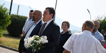Kurti: Gjaku i dëshmorëve është në themelet e Republikës, është detyrim i të gjithë neve ta forcojmë dhe zhvillojmë shtetin