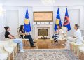Haxhiu dekoron me Medaljen Presidenciale të Meritave boksieren Donjeta Sadiku