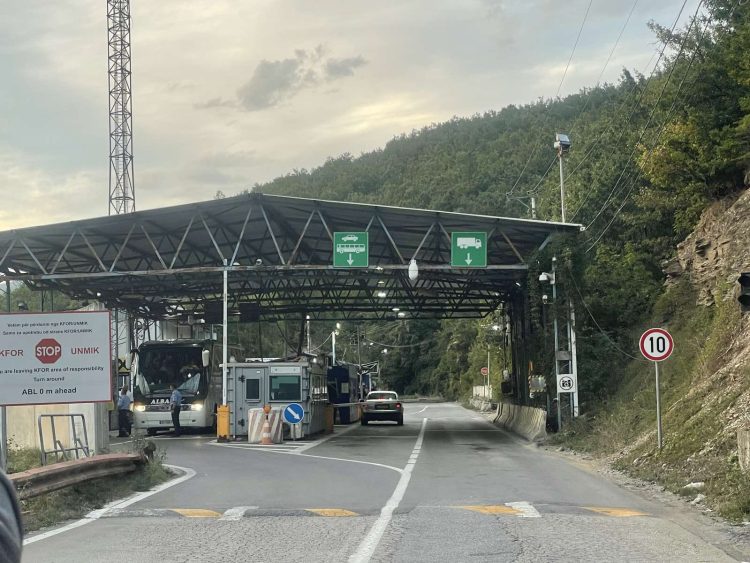 Tentoi t’u jepte rýshfet policëve në Bërnjak, arrestóhet shtetasi serb