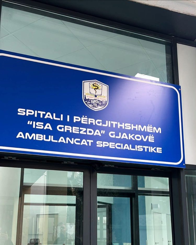 Spitali i Gjakovës: 10 të lënďuar në aksidentin në Mrasor, në mesin e tyre një shtatzënë