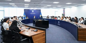 Kurti priti studentët nga mërgata, diskutuan për zhvillimet politike dhe rolin e të rinjve