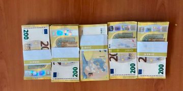100 mijë euro të padeklaruara kapen në Dheu të Bardhë
