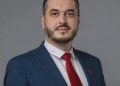 Përplasje për tekstet shkollore, Kelmendi i përgjigjet Hykmete Bajramit