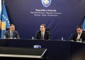 Kurti pret përfaqësuesit shqiptarë nga Lugina: Serbia duhet të japë përgjigje për bllokimin e mbi 2 milionë eurove