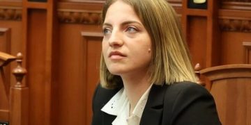 Deputetja e pavarur e Kuvendit të Shqipërisë, Marjana Koçeku, ka reaguar ashpër ndaj planit për hapjen e konsullatës serbe në Shkodër