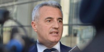Koci: Edhe një tjetër qytetar i Kosovës ndalohet nga autoritetet serbe në kufi