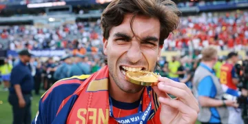 Hansi Flick i jep përgjigje të prerë Barcelonës lidhur me F. Torres