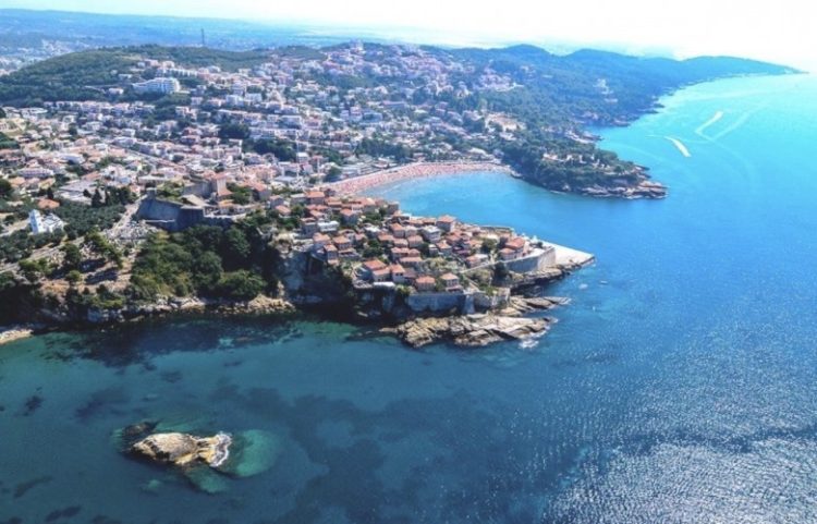 I kujt është Ulqini – shqiptar apo malazez?