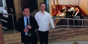 Djali i Afrim Bunjakut, i pranishëm si mysafir në Kuvend