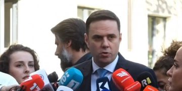 Abdixhiku para takimit me Kurtin:Të konstituohet Kuvendi, LDK-ja nuk nënshtrohet