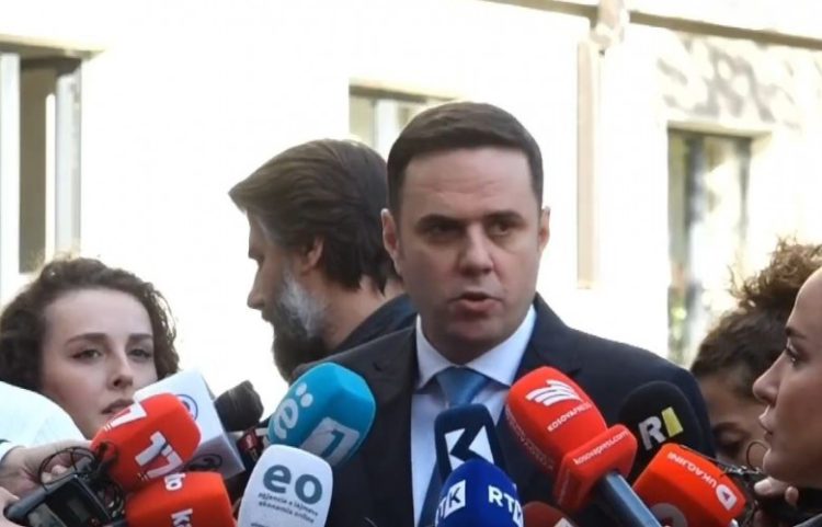 Abdixhiku para takimit me Kurtin:Të konstituohet Kuvendi, LDK-ja nuk nënshtrohet