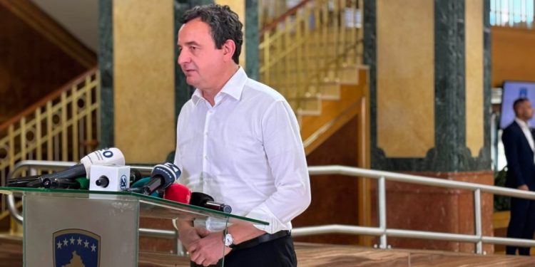 Kurti: Presidenti të jetë jashtë kësaj skene aktuale politike