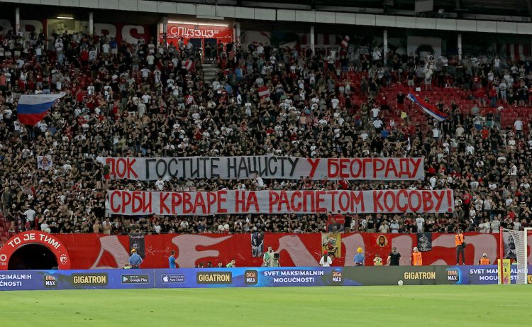 Tifozët e “Zvezdës”, mesazh Vuçiqit: “Derisa ti e pret një nazist, serbët po derdhin gjak në Kosovë”