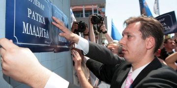Analistët në Serbi: Vuçiq po përdor struktura kriminale parapolicore për të frikësuar kundërshtarët