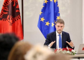 Hoxha, Gjuriçit: Uji nuk njeh kufij, fqinjët duhet të kujdesen për paqen