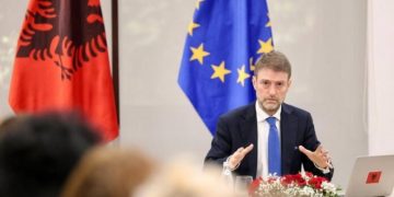 Hoxha, Gjuriçit: Uji nuk njeh kufij, fqinjët duhet të kujdesen për paqen
