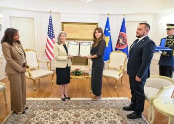 Haxhiu takon Ernst: Partneriteti Kosovë–SHBA ka rëndësi strategjike e historike