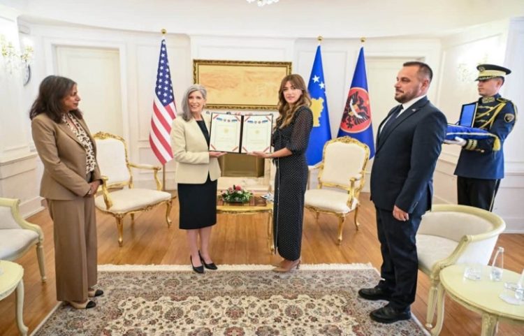 Haxhiu takon Ernst: Partneriteti Kosovë–SHBA ka rëndësi strategjike e historike