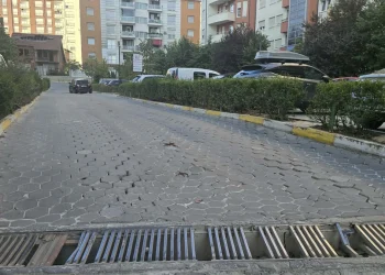 Banorët ankohen për gjendjen e rrugës “Stokholmi” në Prishtinë, kërkojnë ndërhyrjen e Komunës